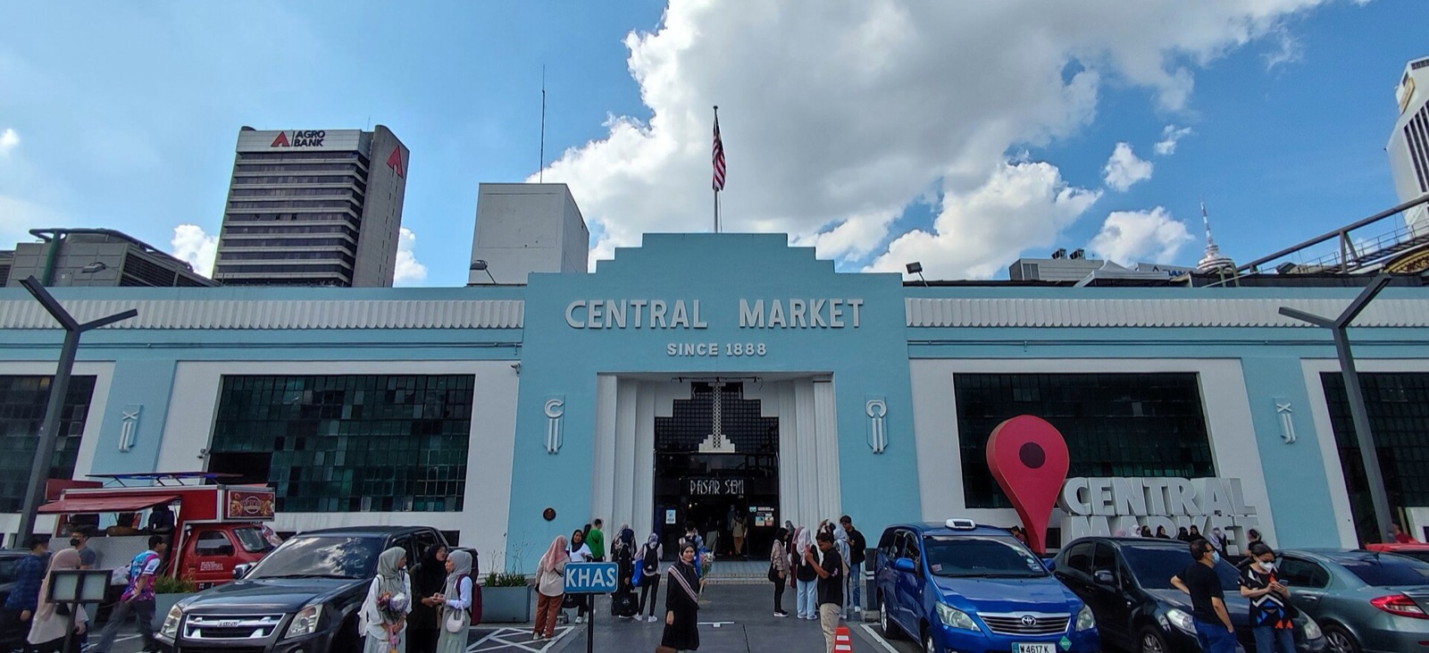 The Art Deco front of Central Market on Jalan Hang Kasturi.