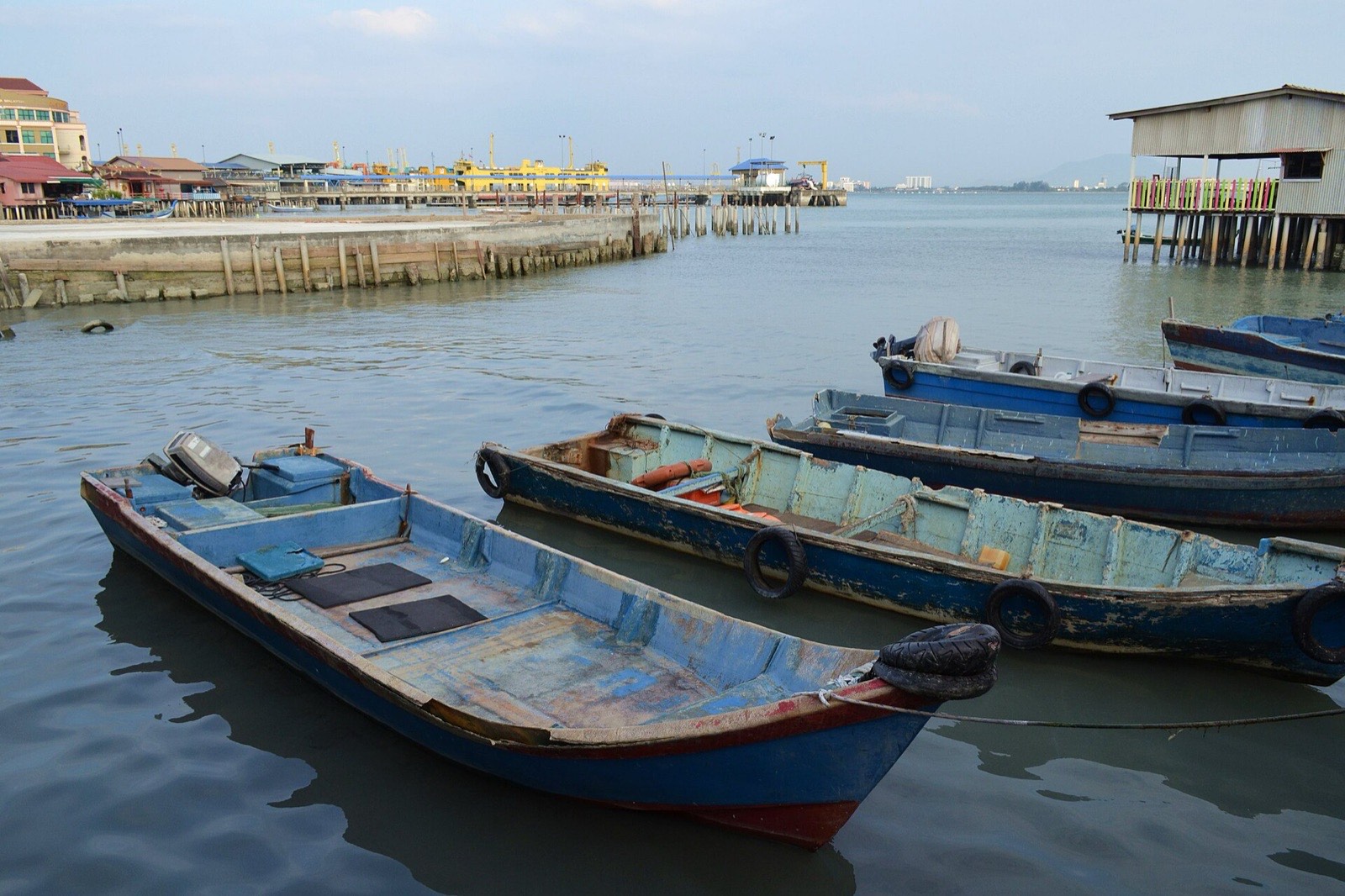 Boats moored by the clan jetties on Weld Quay.
